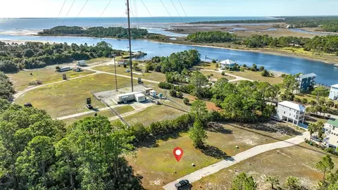 121 S Mariners Way, Carrabelle, FL 32322 photo 6