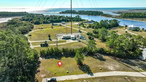 121 S Mariners Way, Carrabelle, FL 32322 photo 3