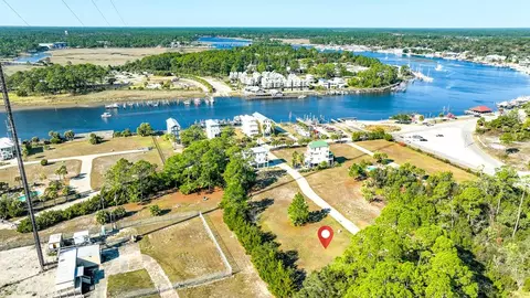 121 S Mariners Way, Carrabelle, FL 32322 photo 5