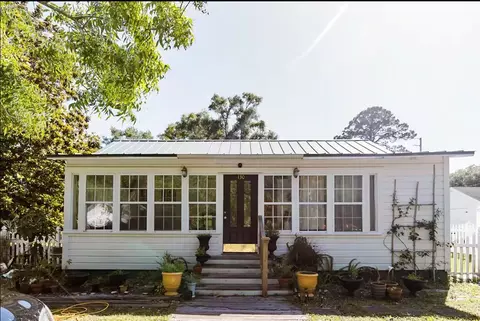 130 14th St, Apalachicola, FL 32320