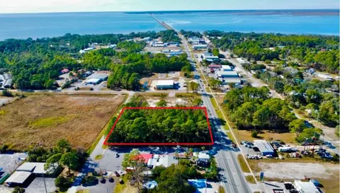 218 Highway 98, Eastpoint, FL 32328