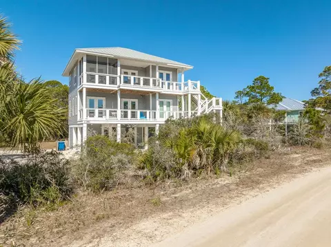 1181 W Pine Ave, Saint George Island, FL 32328