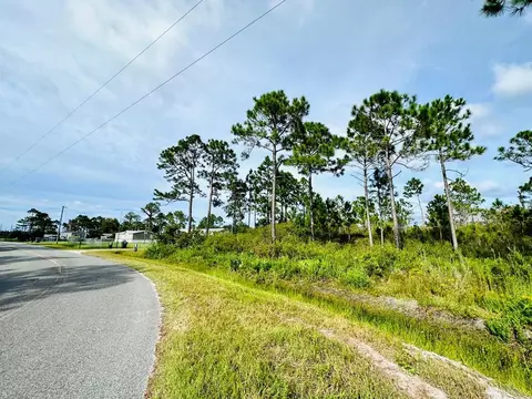 642 Ridge Rd, Eastpoint, FL 32328