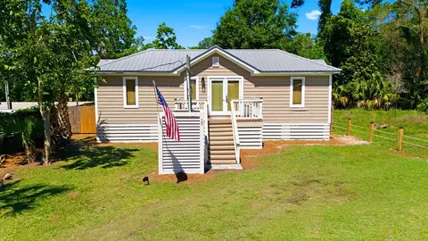 10 Bayview Dr, Apalachicola, FL 32320