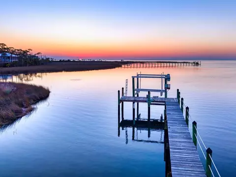 1831 Bayview Dr, Saint George Island, FL 32328