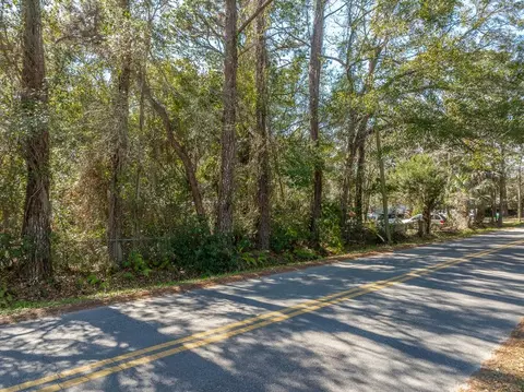 342 Brownsville Rd, Apalachicola, FL 32320
