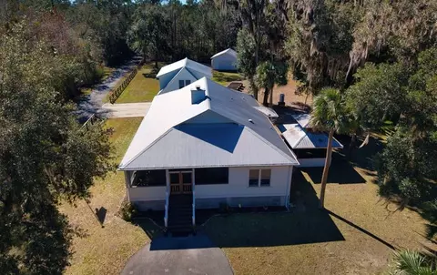 133 Pogy Rd, Apalachicola, FL 32320
