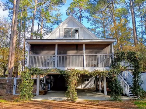 7 Shorewood Pl, Apalachicola, FL 32320