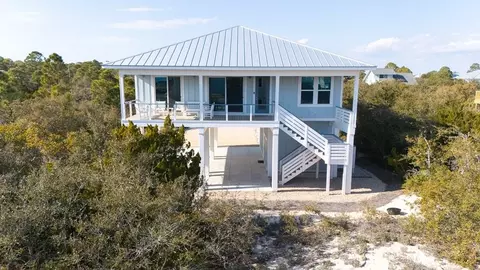 548 W Pine Ave, Saint George Island, FL 32328