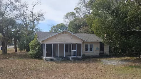125 Ave L, Apalachicola, FL 32320