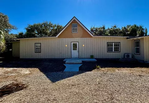 316 W Pine Ave, Saint George Island, FL 32328