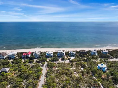 1644 Hawthorne Ln, Saint George Island, FL 32328