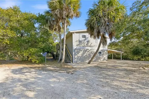 909 W Gulf Beach Dr, Saint George Island, FL 32328