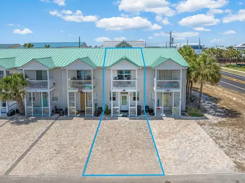 100 40th St #C, Mexico Beach, FL 32456