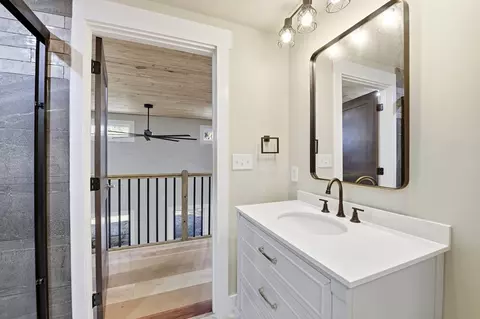 Bath - 601 W 3rd St, Carrabelle, FL 32322 photo 3 of 7