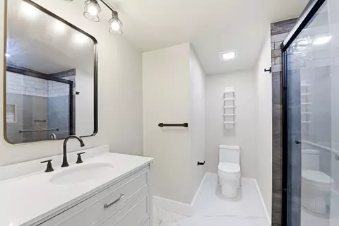 Bath - 601 W 3rd St, Carrabelle, FL 32322 photo 4 of 7