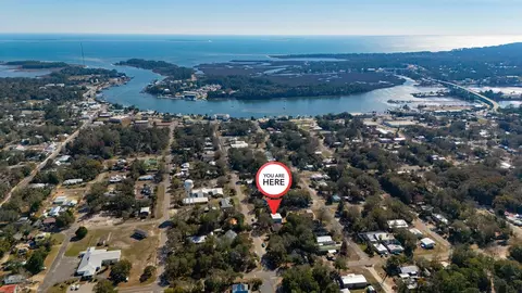 View/Area - 601 W 3rd St, Carrabelle, FL 32322 photo 2 of 4