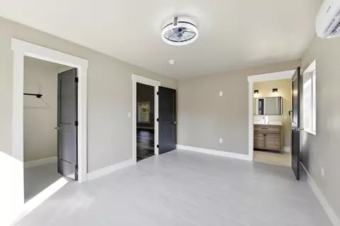 Bedroom - 601 W 3rd St, Carrabelle, FL 32322 photo 10 of 11