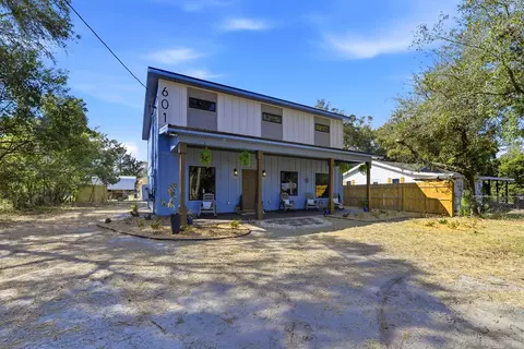 Exterior - 601 W 3rd St, Carrabelle, FL 32322 photo 8 of 8