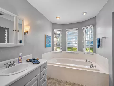 Bath - 107 Infield Dr, Carrabelle, FL 32322 photo 3 of 4