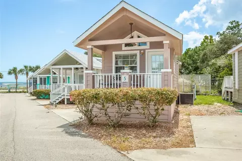 1843 Hwy 98 W #5, Carrabelle, FL 32322