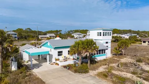 473 E Gorrie Dr, Saint George Island, FL 32328
