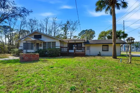 1115 Tallahassee St, Carrabelle, FL 32322