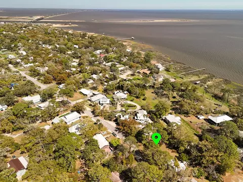 222 Center St, Apalachicola, FL 32320