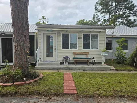 38 E Pine St # -2, Lanark Village, FL 32323