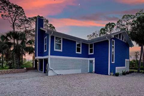 1735 Lark Ln, Saint George Island, FL 32328