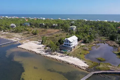 2123 Blue Heron Trl, Saint George Island, FL 32328