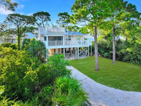 147 Florida Ave, Port St. Joe, FL 32456