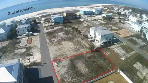 112 41st St, Mexico Beach, FL 32456