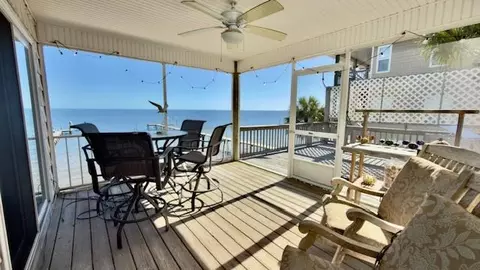 Exterior - 3036 Highway 98, Carrabelle, FL 32322 photo 2 of 13