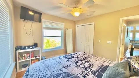 Bedroom - 3036 Highway 98, Carrabelle, FL 32322 photo 2 of 5