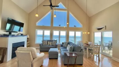 Living - 3036 Highway 98, Carrabelle, FL 32322 photo 3 of 4