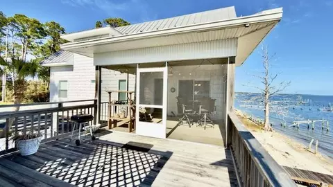 Exterior - 3036 Highway 98, Carrabelle, FL 32322 photo 7 of 13