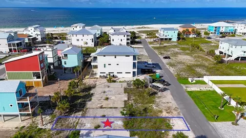 109 S 41st St, Mexico Beach, FL 32456