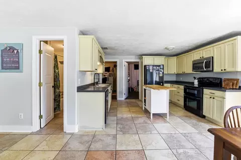 Kitchen - 1012 NW Ave C, Carrabelle, FL 32322 photo 3 of 5