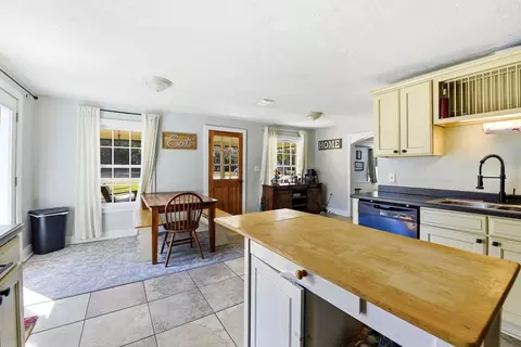 Kitchen - 1012 NW Ave C, Carrabelle, FL 32322 photo 5 of 5