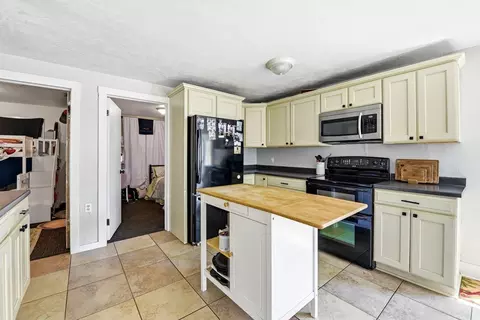 Kitchen - 1012 NW Ave C, Carrabelle, FL 32322 photo 2 of 5