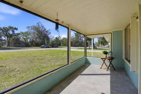 Exterior - 1012 NW Ave C, Carrabelle, FL 32322 photo 6 of 9