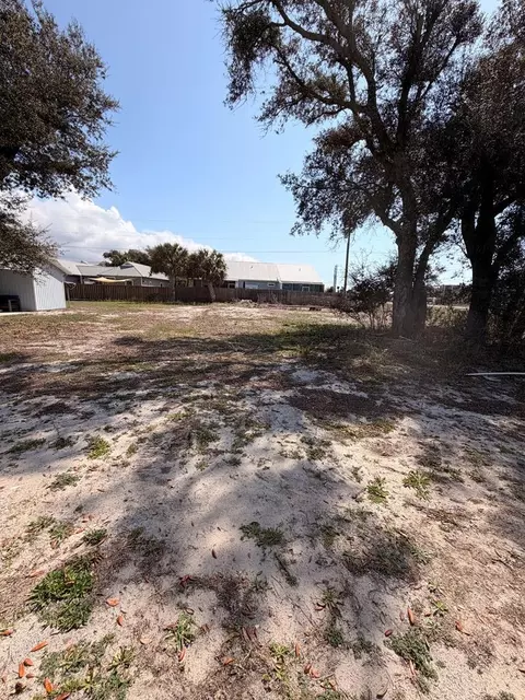 102 N 36th St, Mexico Beach, FL 32456