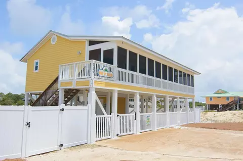 749 W Gorrie Dr, Saint George Island, FL 32328