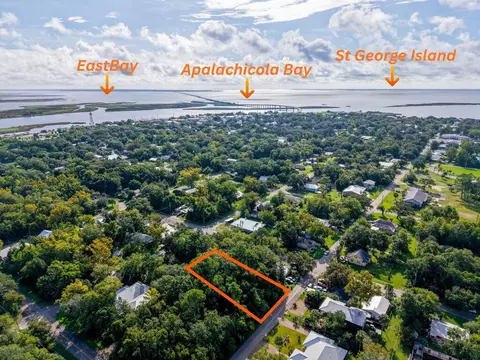 193 10th St, Apalachicola, FL 32320