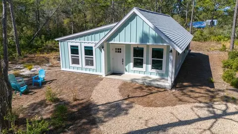 121 Cedar St, Eastpoint, FL 32328