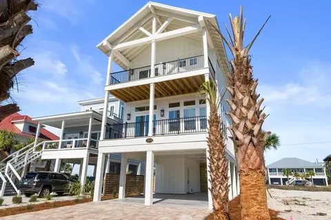 104 S 26th St #B, Mexico Beach, FL 32456