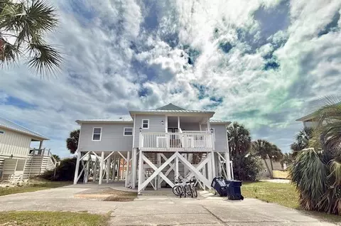 1040 E Gulf Beach Dr, Saint George Island, FL 32328