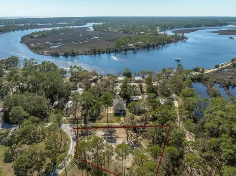 735 Wellborn Ave, Carrabelle, FL 32322 photo 4