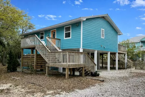 1064 W Gulf Beach Dr, Saint George Island, FL 32328